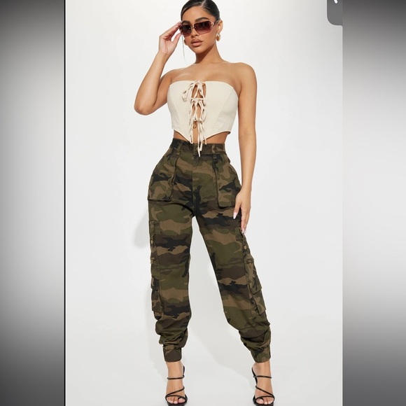 Fashion Nova Cadet Kylie Camp Camo Pants - NWT - Picture 1 of 5